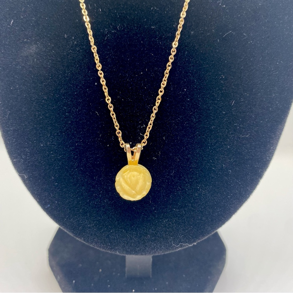 Vintage Sarah Coventry Rose Flower Pendant Gold Tone Necklace